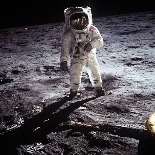 http://grin.hq.nasa.gov/IMAGES/SMALL/GPN-2001-000013.jpg